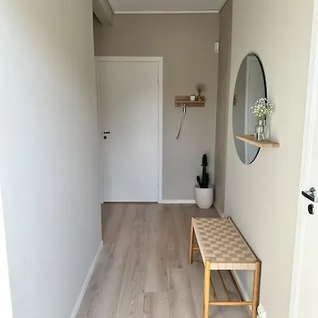 Sjarmerende Og Sentralt Beliggende Med Stor Ballkong Pa Storhaug - Perfekt Sommerleie! Apartman