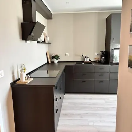 Apartment Sjarmerende Og Sentralt Beliggende Med Stor Ballkong Pa Storhaug - Perfekt Sommerleie!
