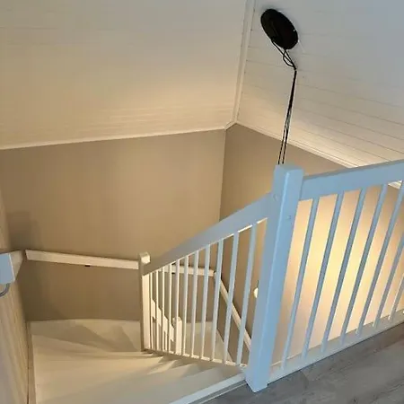 Sjarmerende Og Sentralt Beliggende Med Stor Ballkong Pa Storhaug - Perfekt Sommerleie! Apartman *