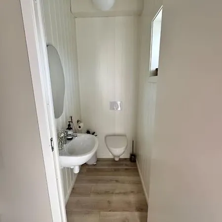 Apartment Sjarmerende Og Sentralt Beliggende Med Stor Ballkong Pa Storhaug - Perfekt Sommerleie!