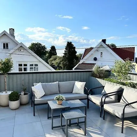 Sjarmerende Og Sentralt Beliggende Med Stor Ballkong Pa Storhaug - Perfekt Sommerleie! * Stavanger